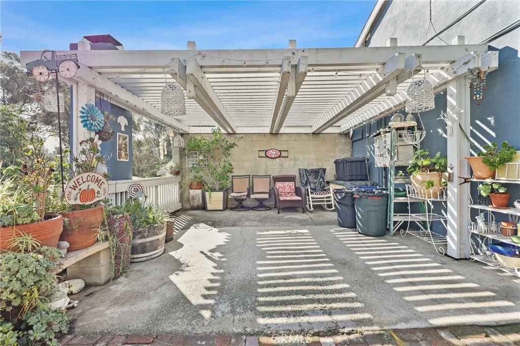 2334 Highbury, Los Angeles, California 90032 home-pic-23